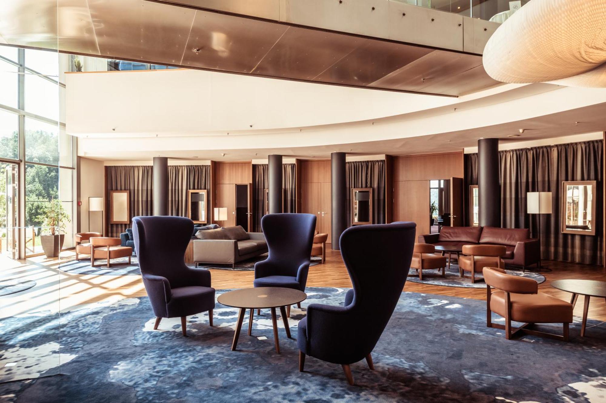 Falkensteiner Balance Resort Stegersbach - Adults Only Eksteriør billede The lobby of the hotel
